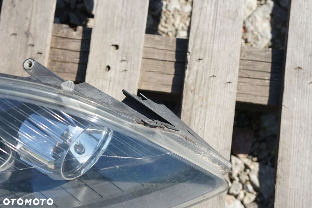 Lampa przód przednie prawa Opel Zafira II B Anglik - 6