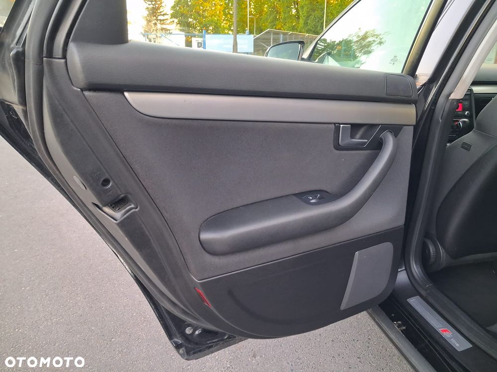 Audi A4 Avant 2.0 TDI Multitronic - 25