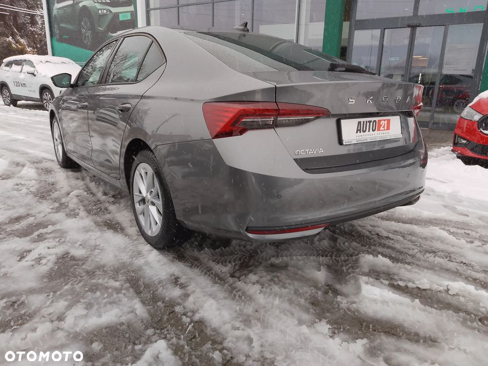 Skoda Octavia 1.5 TSI mHEV DSG Selection - 8
