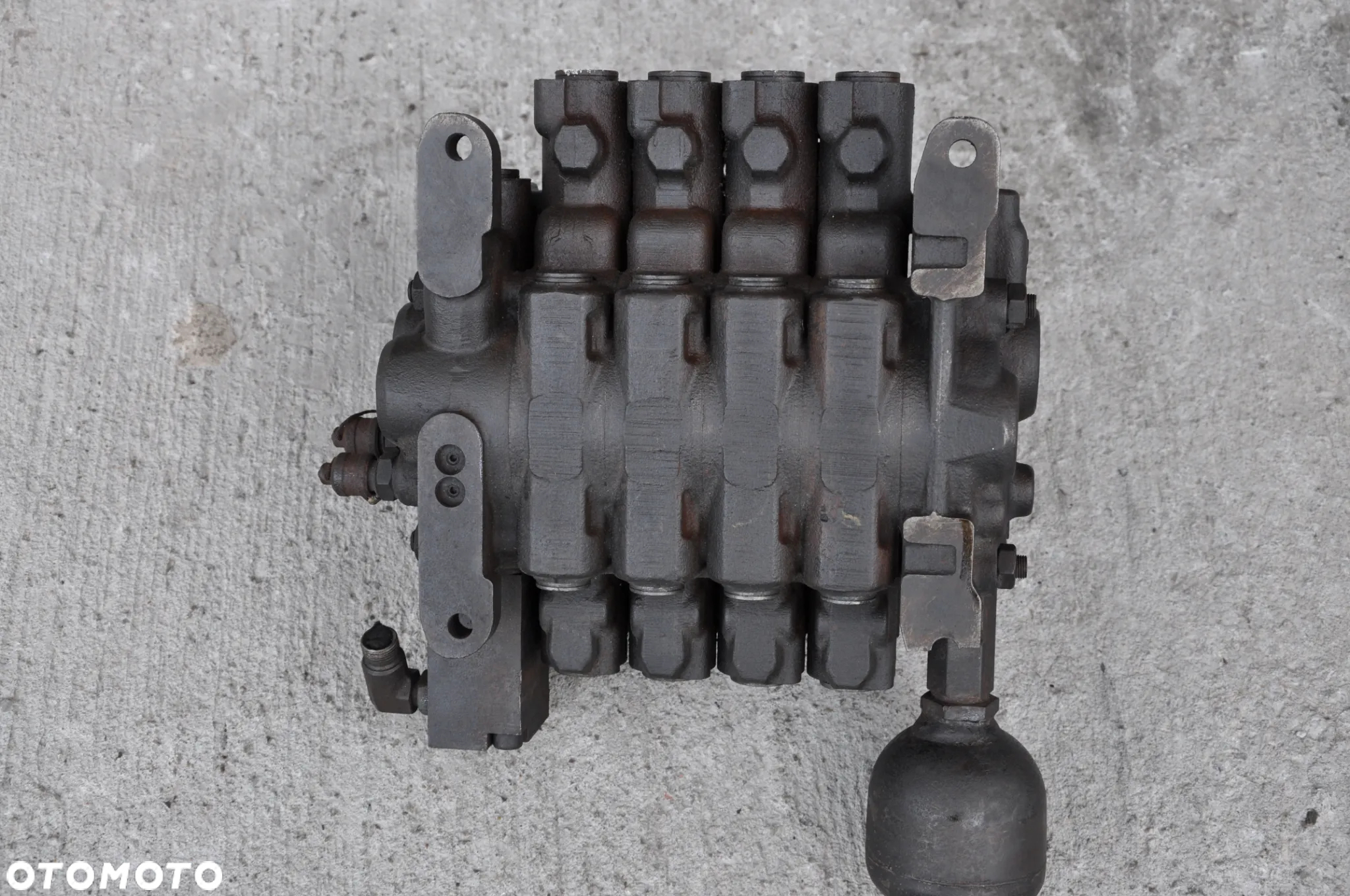 ROZDZIELACZ HYDRAULICZNY JCB - 3