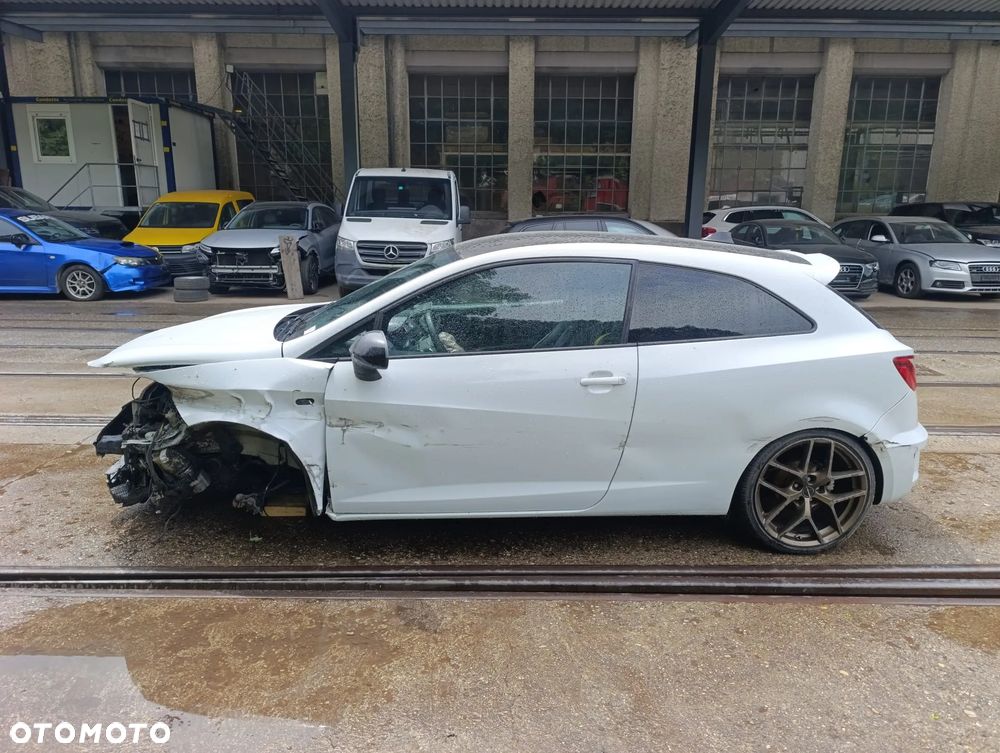 Seat Ibiza SC 1.4 TSI DSG Cupra - 6
