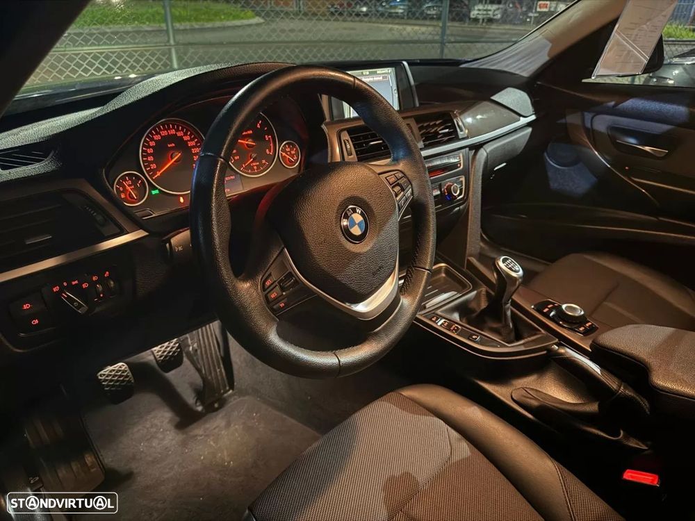 BMW 320 d Touring EfficientDynamics Line Sport - 11