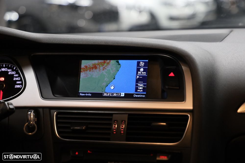 Audi A4 Avant 2.0 TDI Multitronic S-line - 27