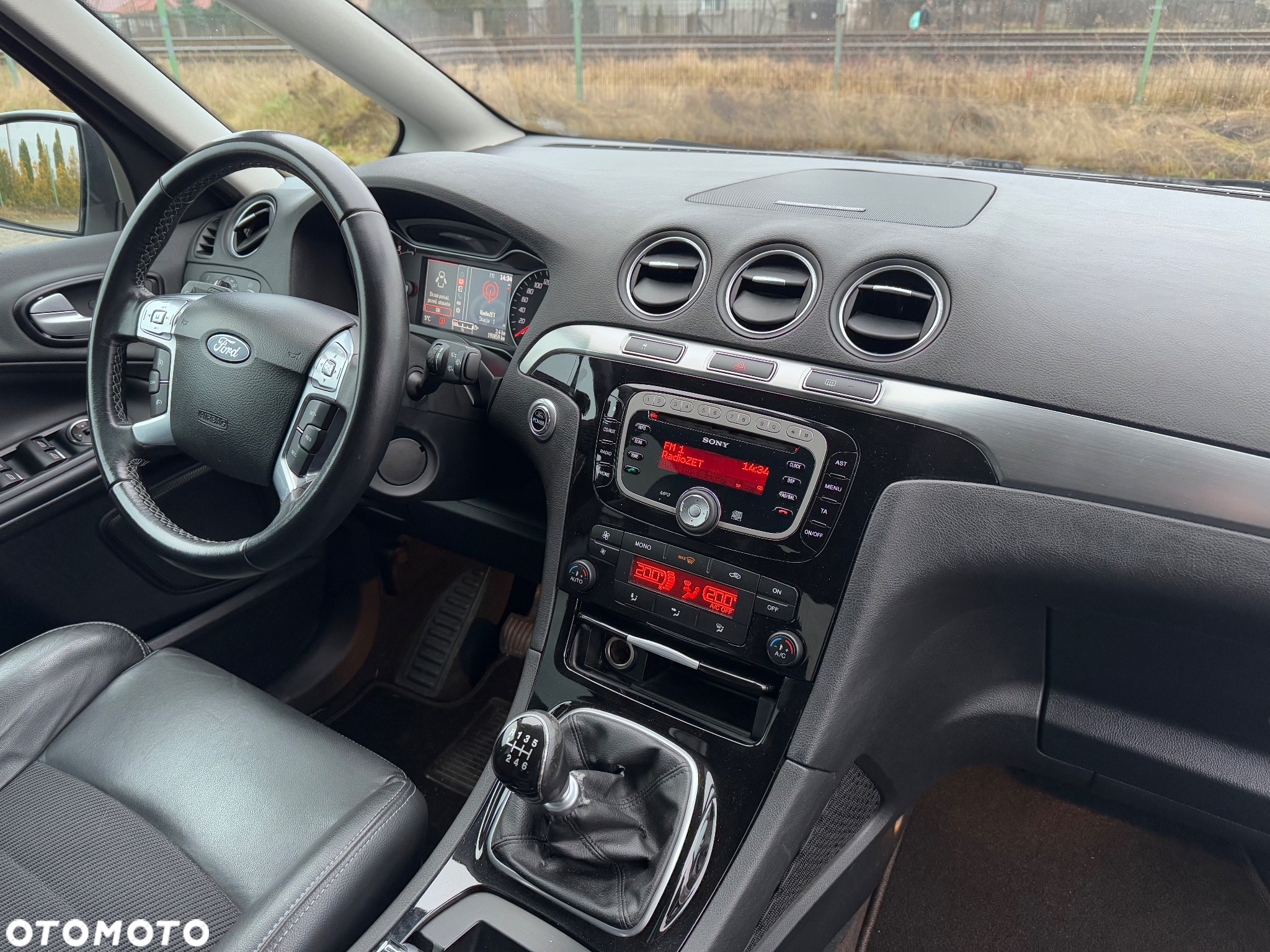 Ford S-Max - 16