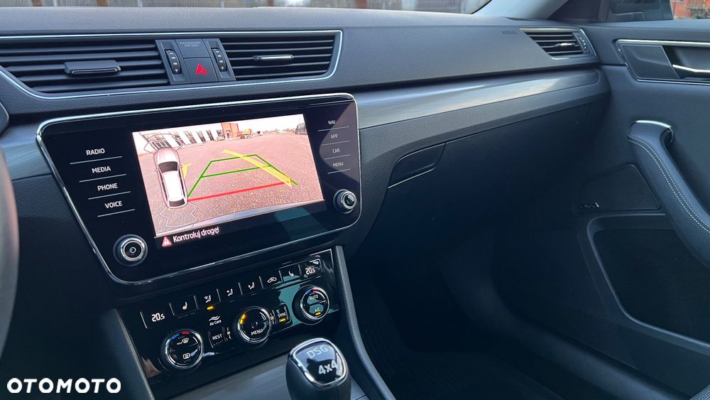 Skoda Superb 2.0 TDI SCR 4x4 Style DSG - 18