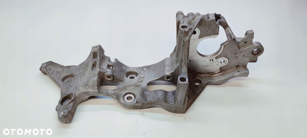 ŁAPA ALTERNATORA MOCOWANIE AUDI A4 B9 A5 A6 04L903143B - 1