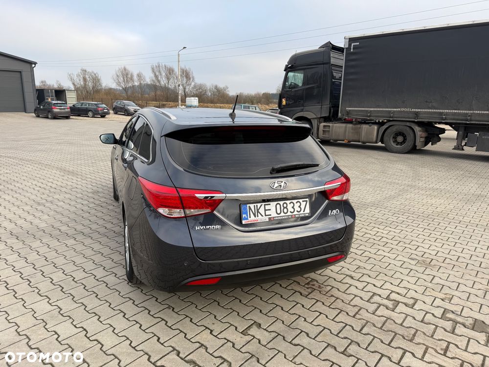 Hyundai i40 Kombi blue 1.6 Classic - 9