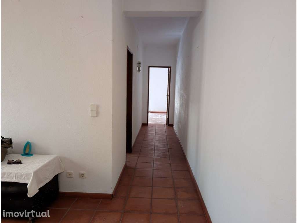 Para investimento c/ CAPITAL PRÓPRIO: T2 com páteo Abrantes - Grande imagem: 3/18