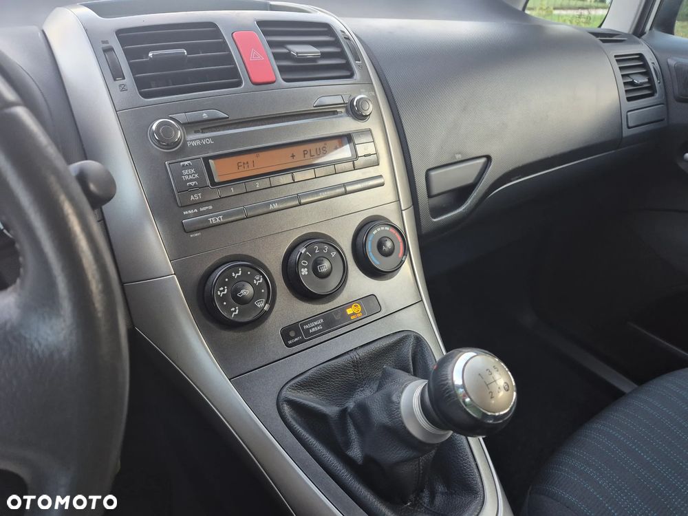 Toyota Auris 1.6 VVT-i Executive - 9
