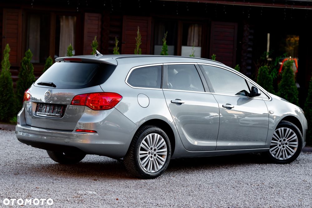 Opel Astra 1.4 Turbo 150 Jahre - 10