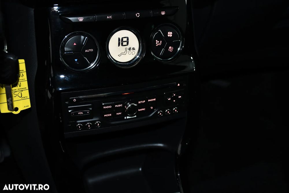 Citroën DS3 1.6 e-HDi Airdream BVM So Chic - 16