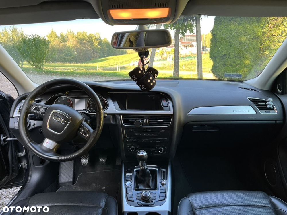 Audi A4 Limousine - 5