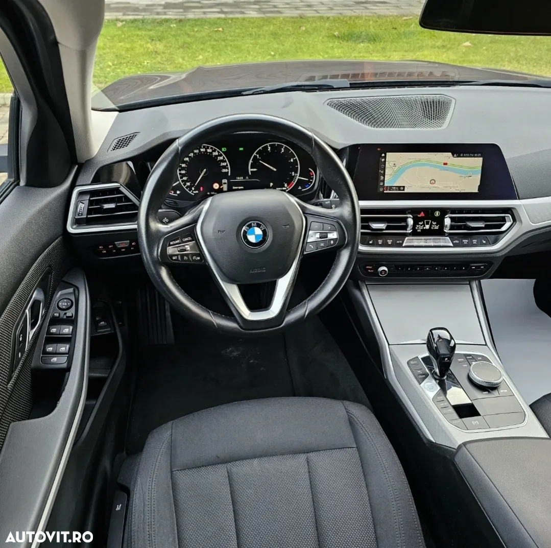 BMW Seria 3 318d Touring Aut. Sport Line - 10