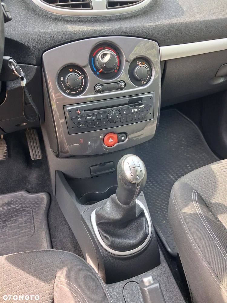 Renault Clio 1.2 16V TCE Alize - 13