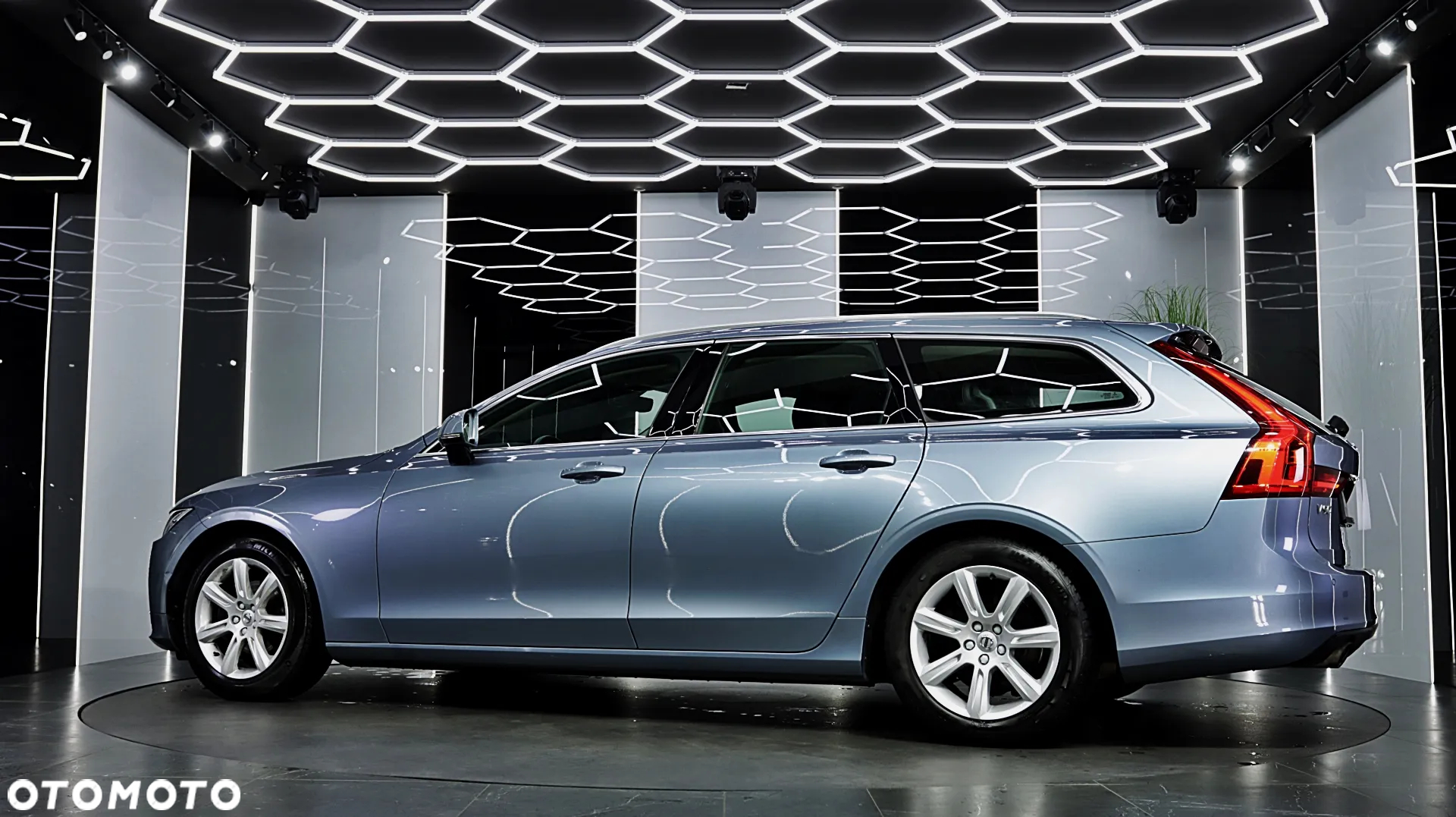 Volvo V90 D4 Momentum - 5
