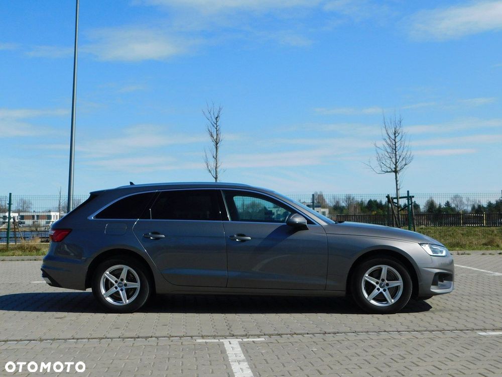 Audi A4 Avant 2.0 TDI Design - 4