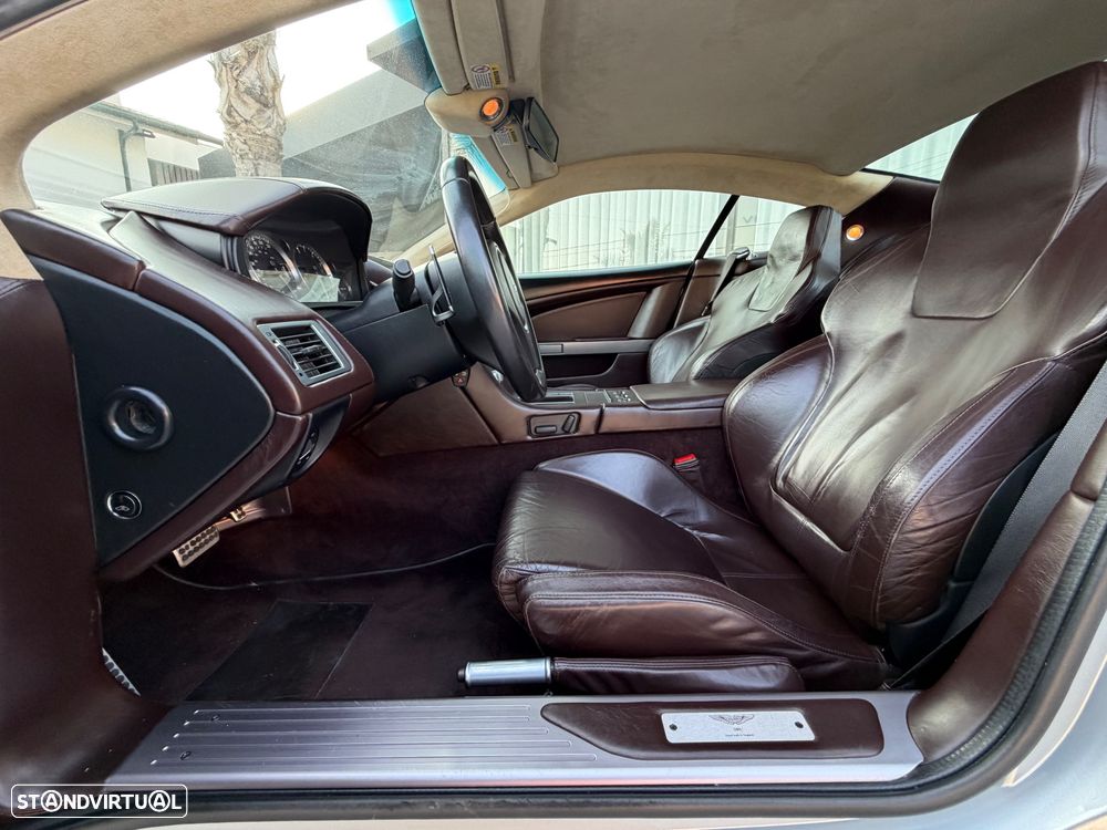 Aston Martin DB9 Coupe Touchtronic - 16