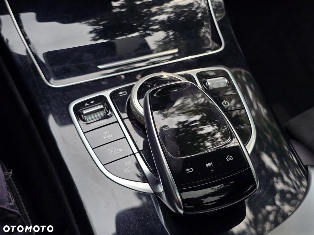 Mercedes-Benz Klasa C 300 de 9G-TRONIC - 32