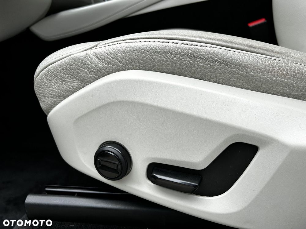 Volvo XC 90 - 25