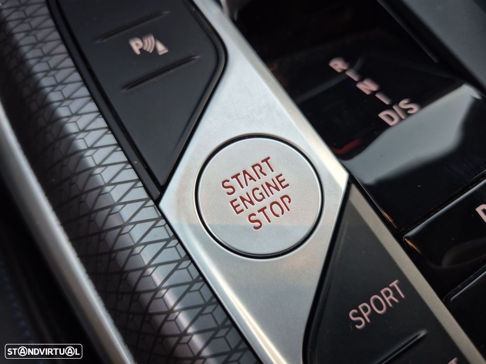 BMW 320 d Pack Desportivo M Auto - 20