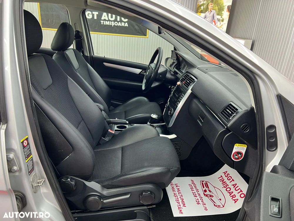Mercedes-Benz B 180 - 13
