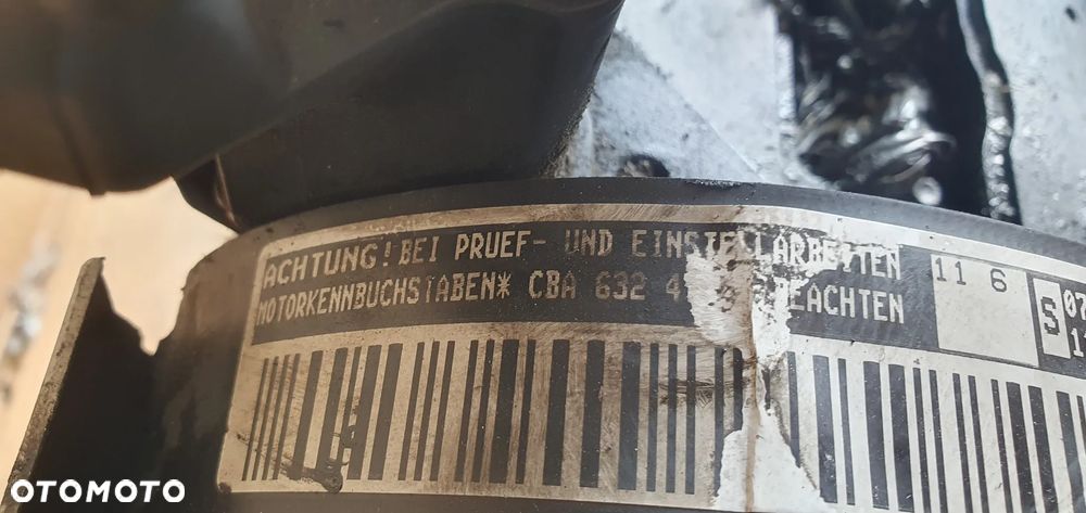 Silnik słupek blok silnika Audi A4 B8 2.0 TDI CBA - 11
