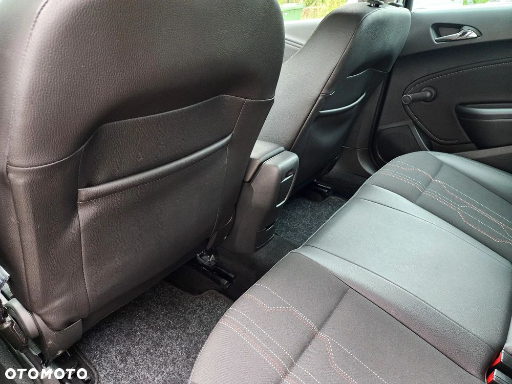 Opel Astra 1.4 Turbo 150 Jahre - 32