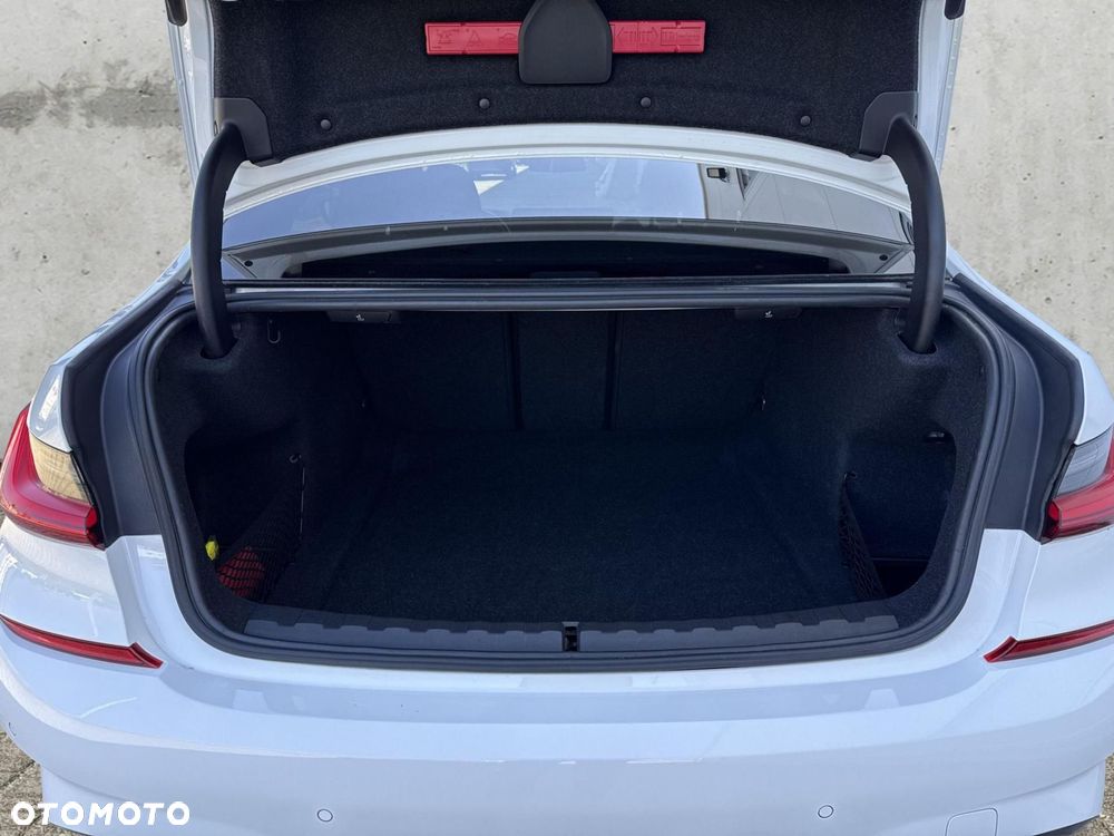 BMW Seria 3 - 18