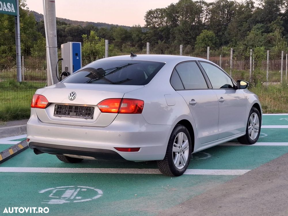 Volkswagen Jetta 1.2 TSI Match - 10