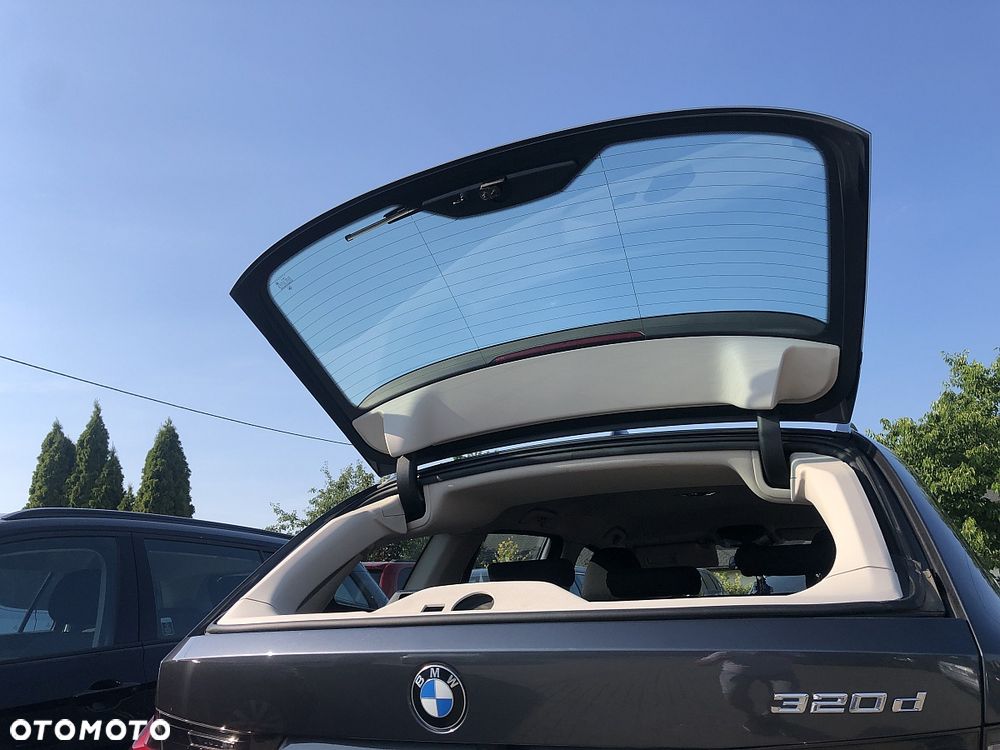 BMW Seria 3 320d Sport Line - 29