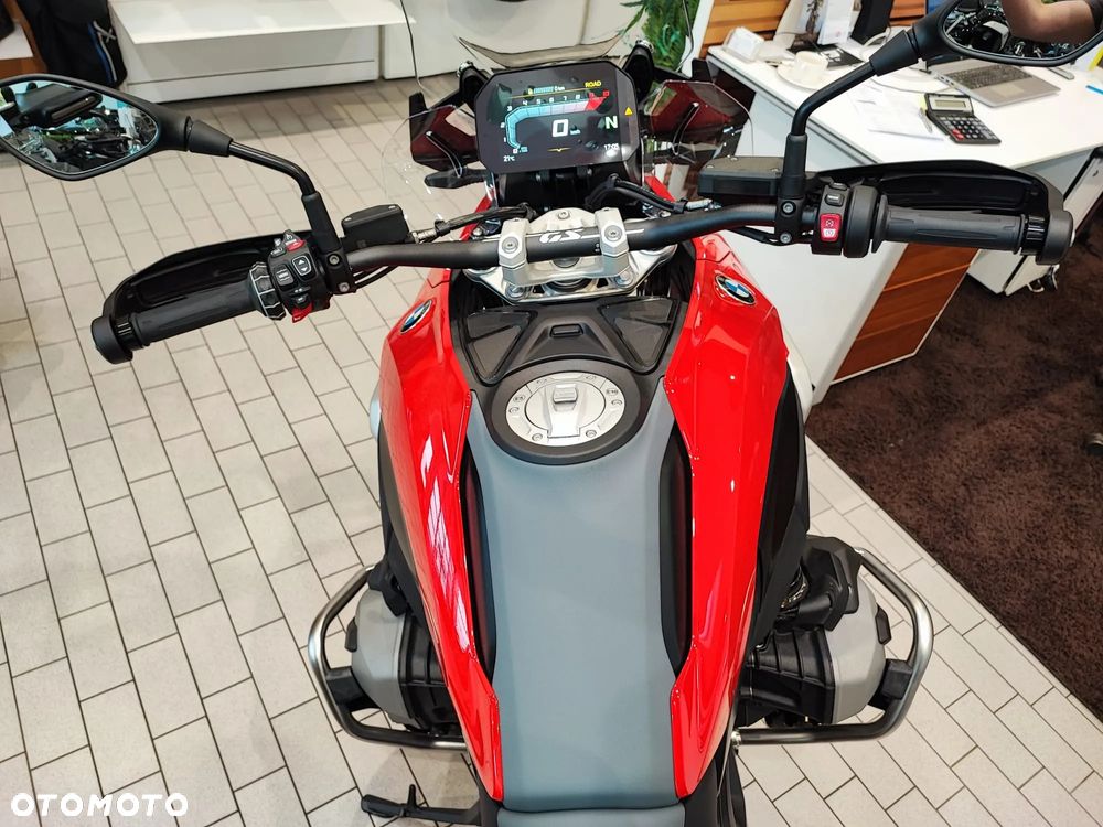 BMW R - 8