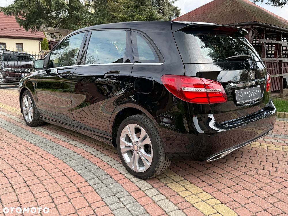 Mercedes-Benz Klasa B 180 UrbanStyle Edition - 6