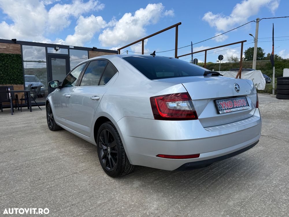 Skoda Octavia 1.6 TDI DSG Style - 4