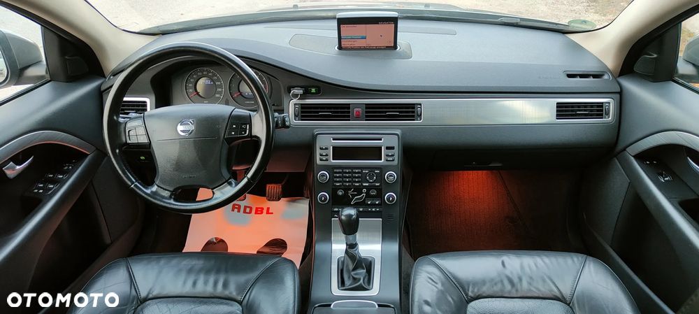 Volvo V70 2.4D Momentum - 31