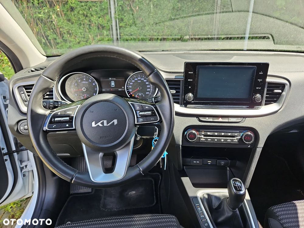 Kia Ceed 1.5 T-GDI M - 13