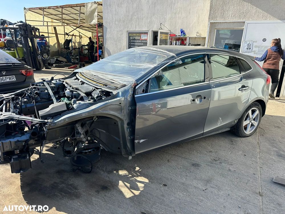Dezmembrari Volvo V40 2014 / 2.0Diesel - 4