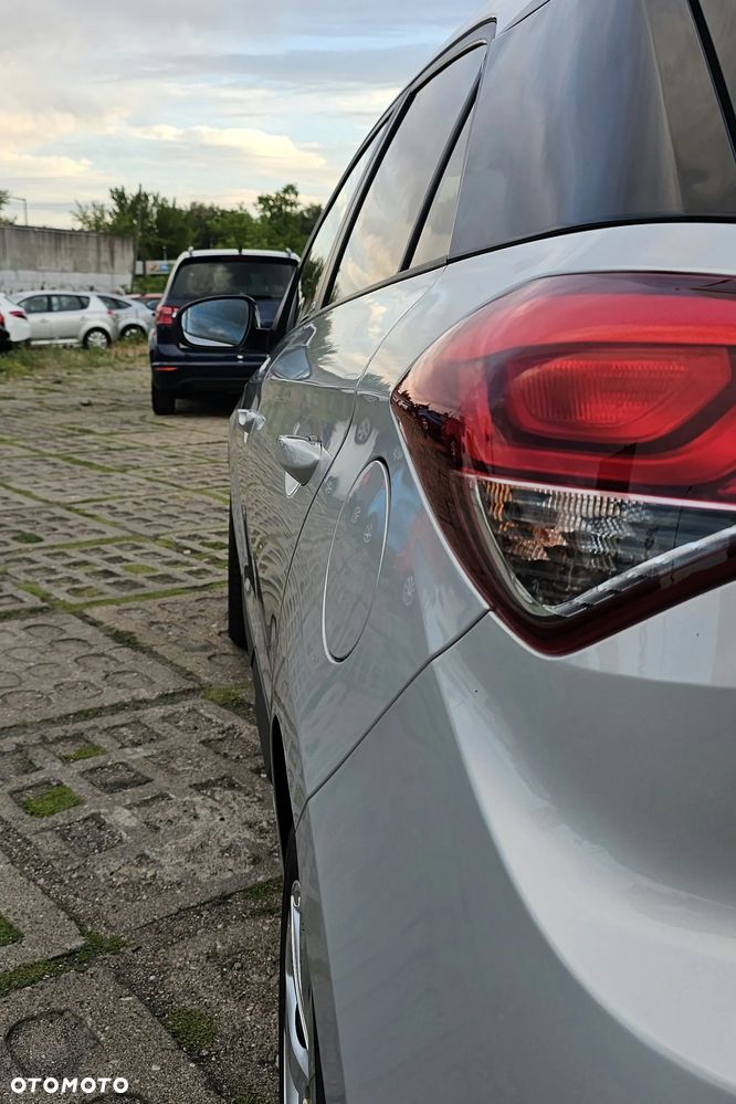 Hyundai i20 - 12