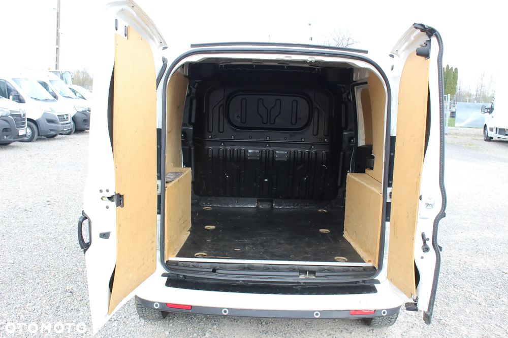 Fiat DOBLO 1.3 multijet 95KM / KLIMA /NAWIGACJA / B.DRZWI/ SERWIS FR/ IDEALNY STAN / - 14