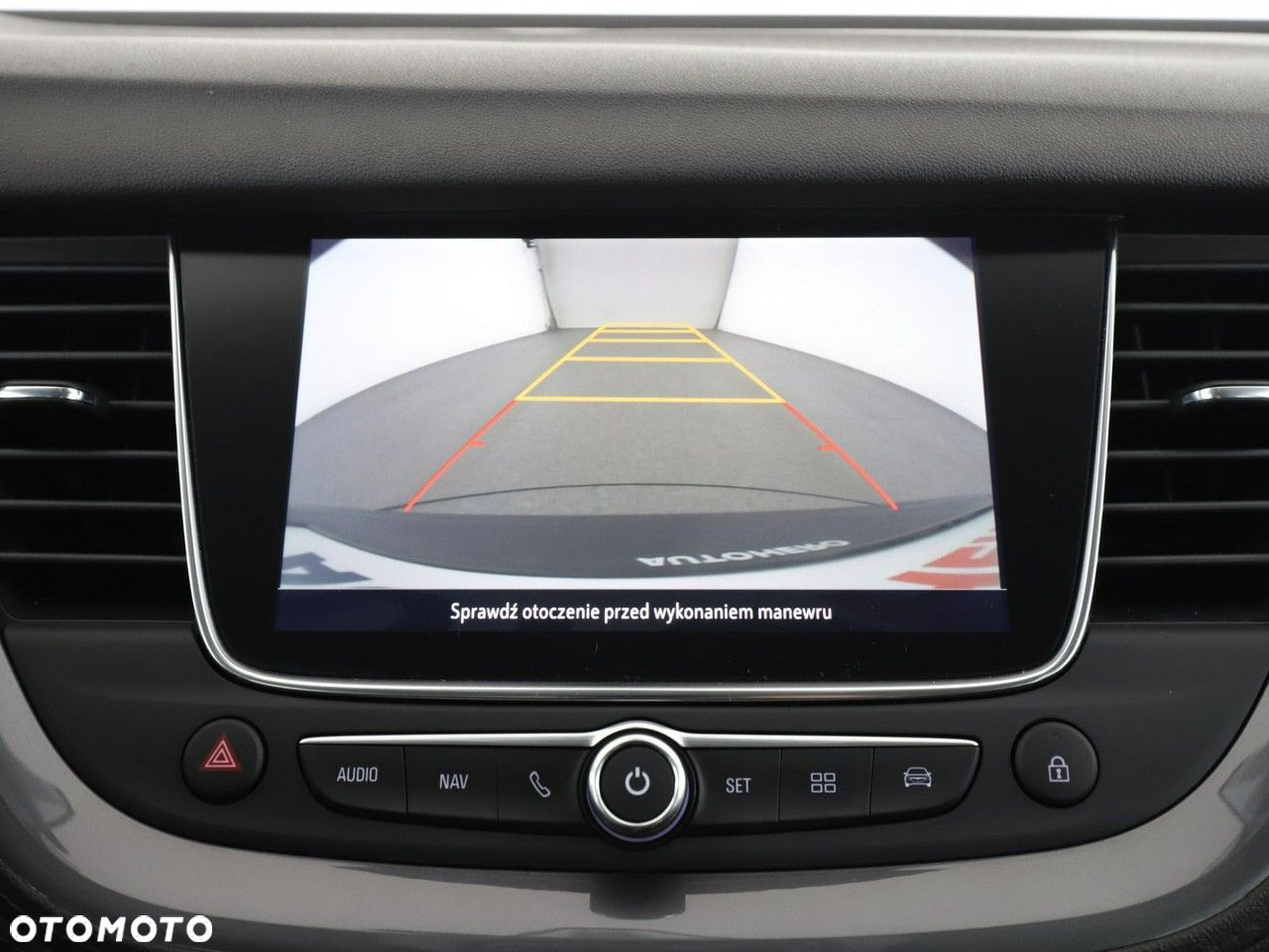Opel Grandland X 1.2 T GPF Design Line S&S - 24