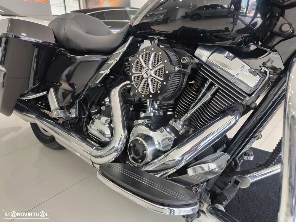 Harley-Davidson Street Glide FLHX - 9