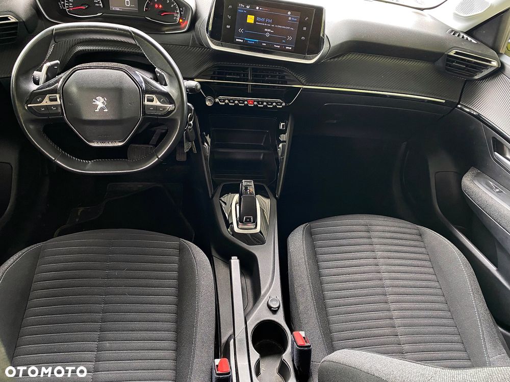 Peugeot 208 PureTech 100 EAT8 Allure - 17