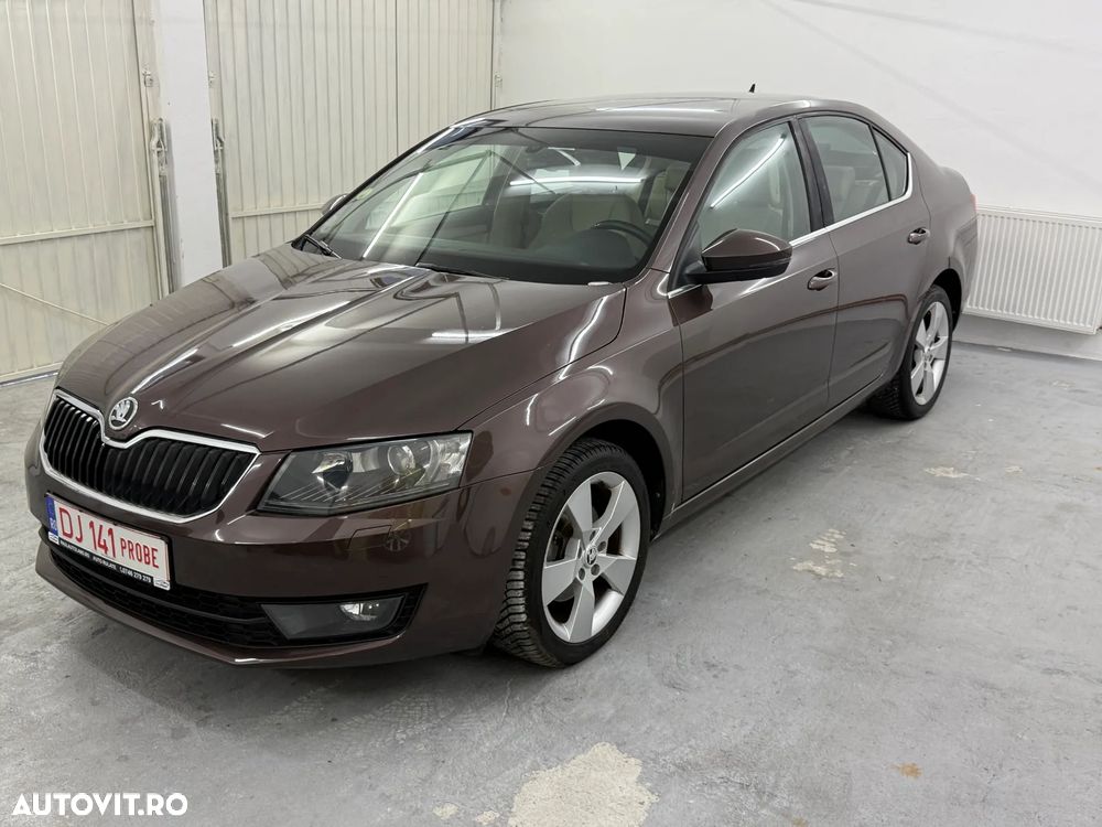 Skoda Octavia 1.6 TDI ELEGANCE DSG - 3