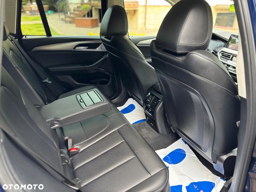 BMW X3 xDrive20d - 16