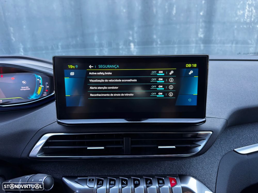 Peugeot 3008 1.6 Hybrid Allure e-EAT8 - 28