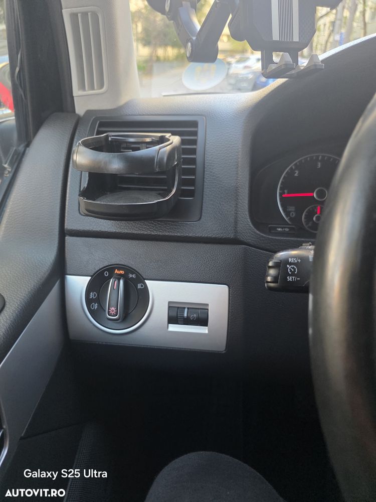 Volkswagen Multivan - 30