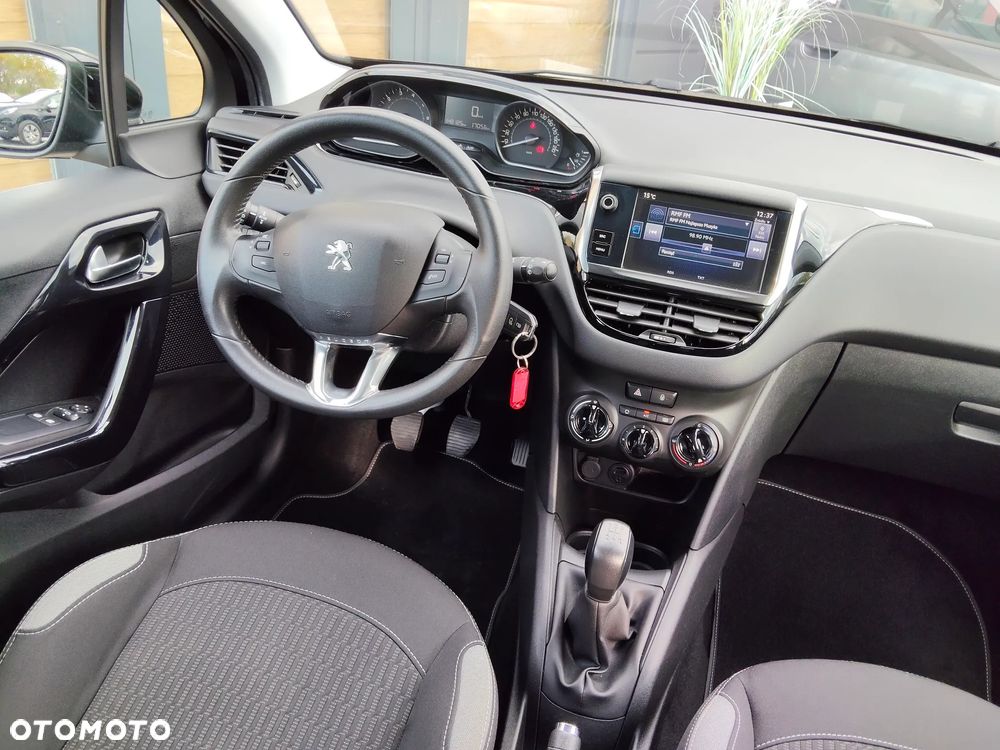 Peugeot 208 1.2 PureTech Style - 21