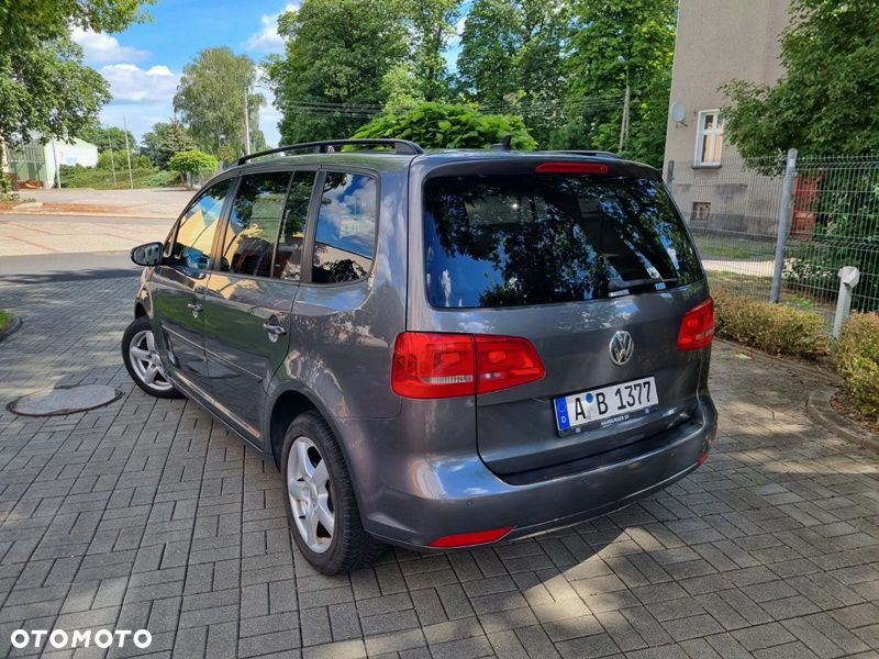 Volkswagen Touran 2.0 TDI Highline - 9