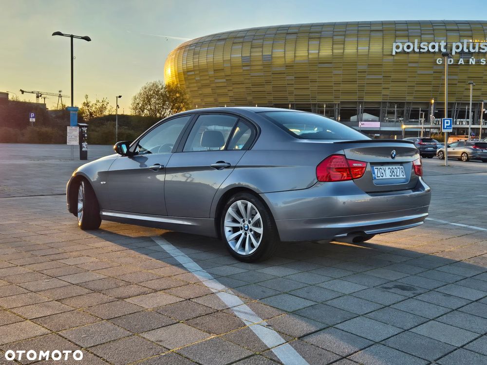 BMW Seria 3 320i - 4