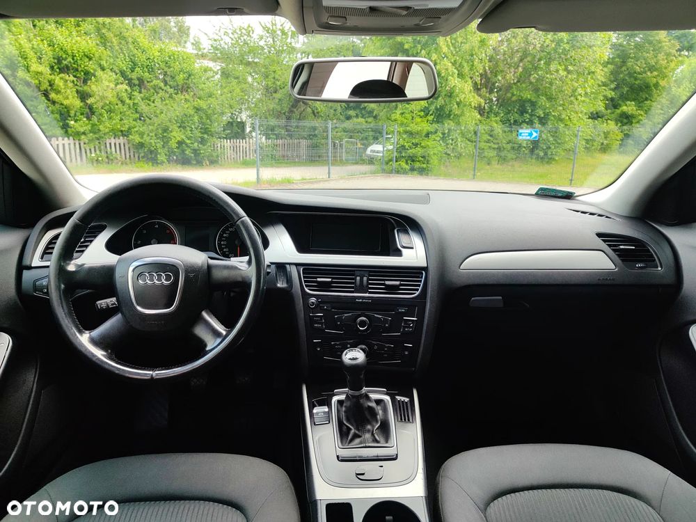 Audi A4 Avant 2.0 TDI - 9