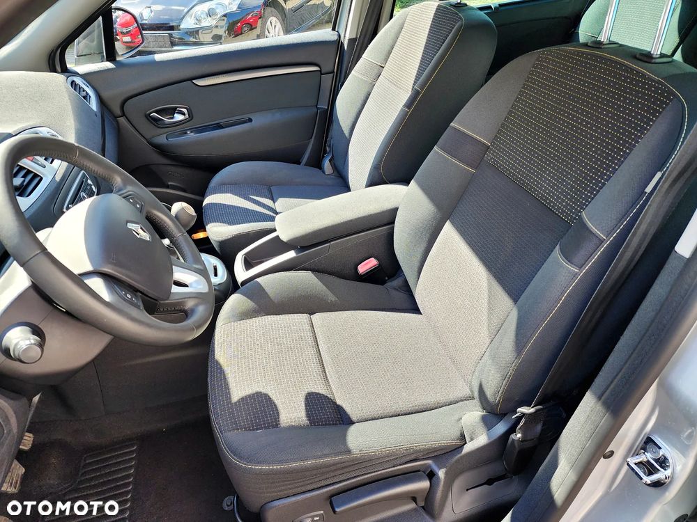 Renault Scenic 1.6 16V 110 Dynamique - 23
